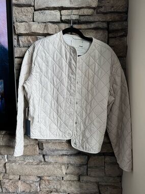 Wilfred Tiffany Quilted Snap-Front Puffer Jacket in Cream